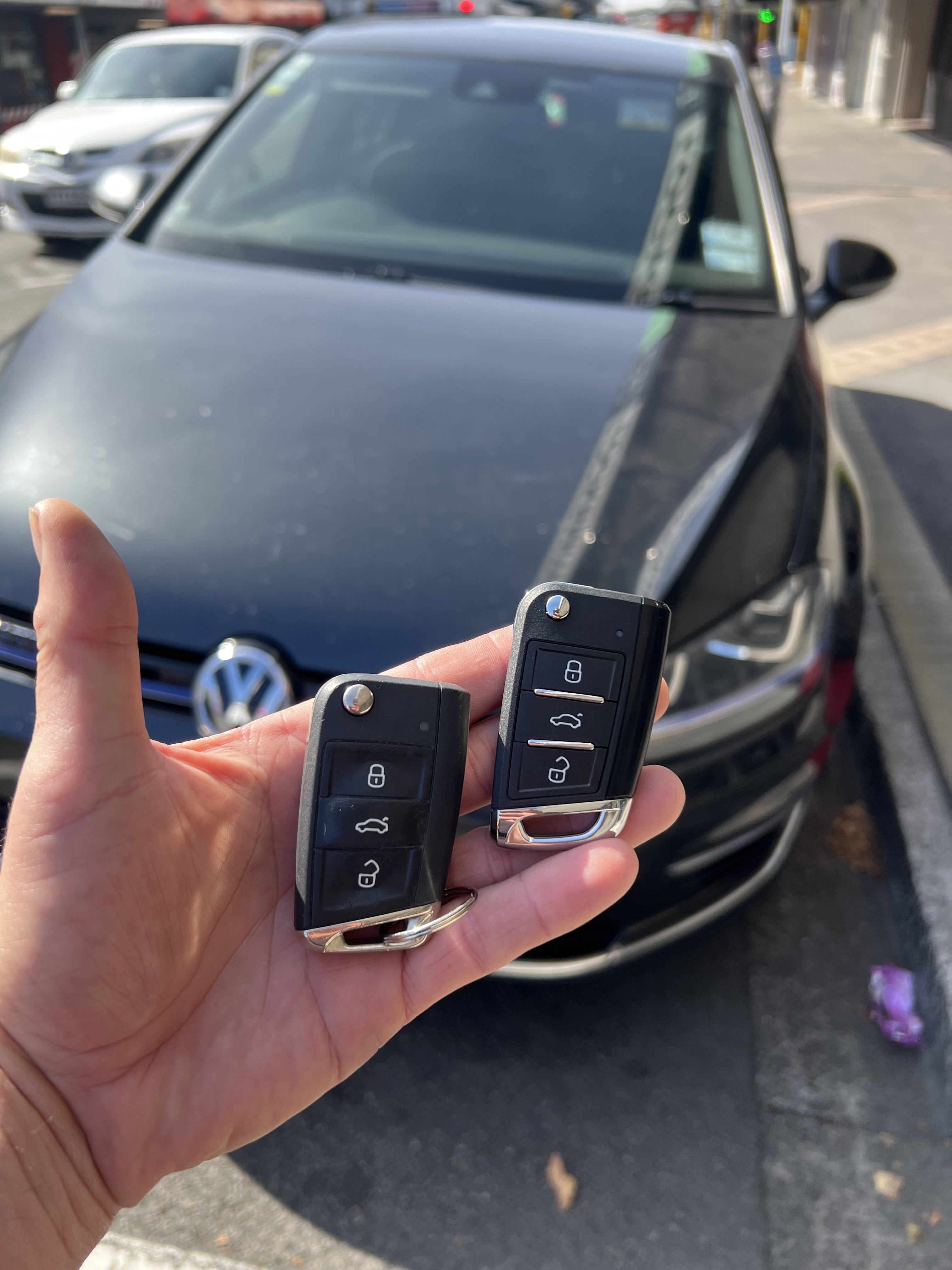 Noel programming a car key